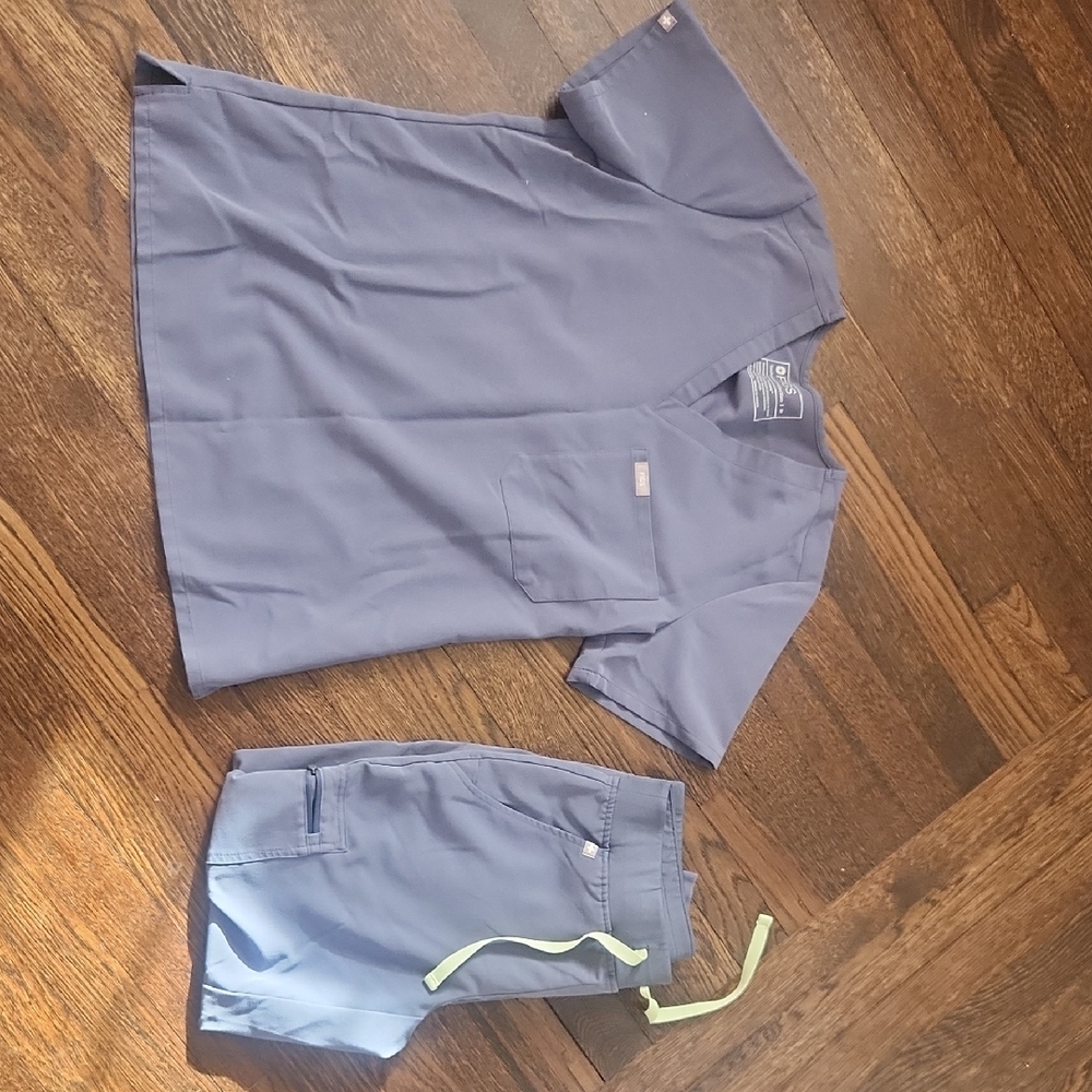 Figs Women's Scrub Set in Light Blue(Size: M)